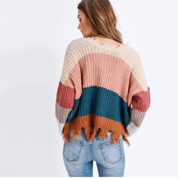 TRENDING 🆕 Distressed Block Sweater MOVING SALE! - Picture 7 of 7